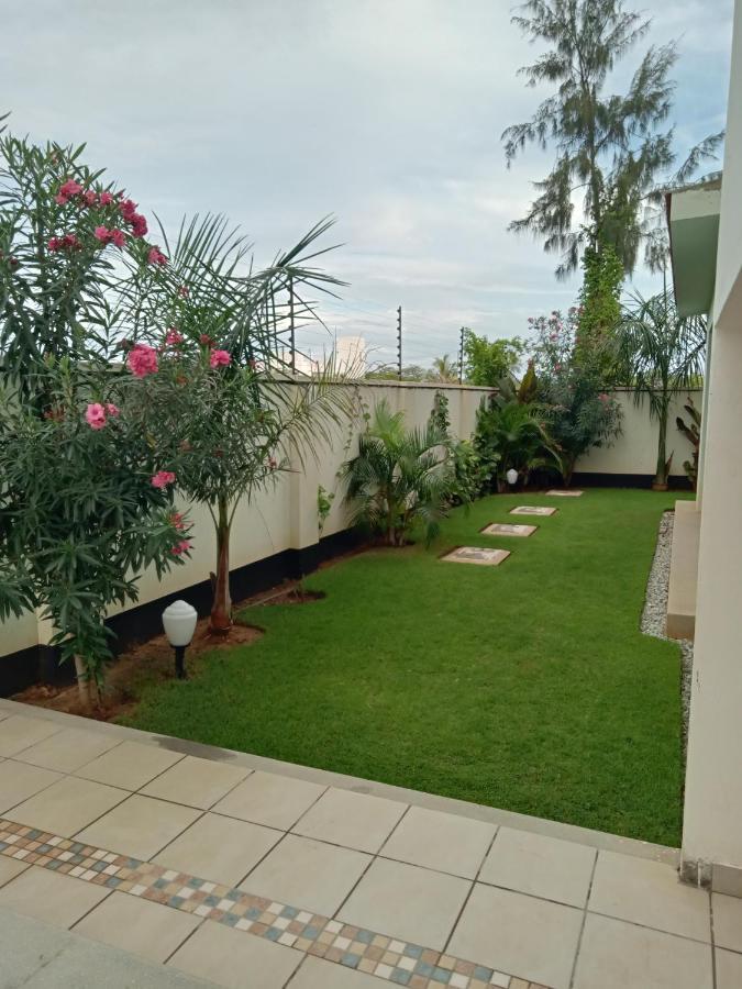 Pretty Oceanview 1 Bedroom Shanzu Mombasa Exterior photo